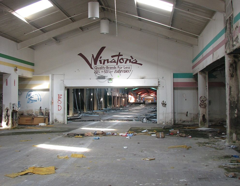 Illustration for article titled These Abandoned Malls Would Be Awesome Post-Apocalyptic Film Locations